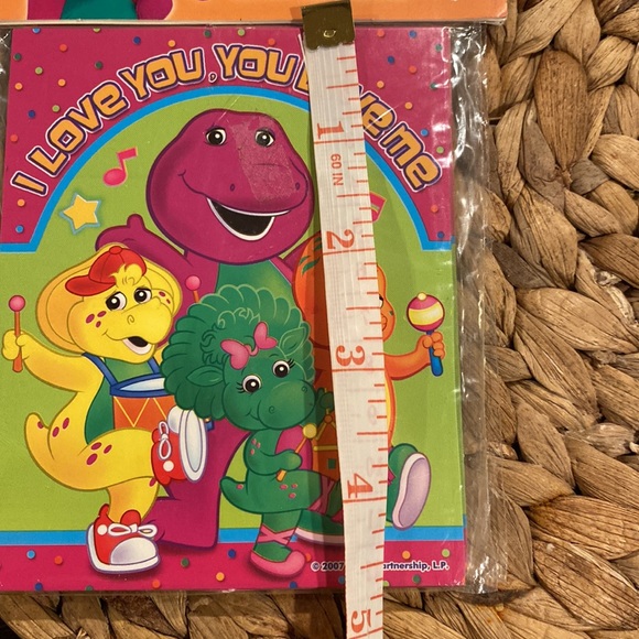 Barney - Picture 5 of 6